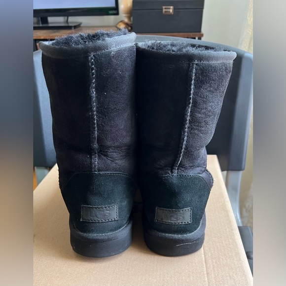 SOLD!!!Ugg Boots - Picture 2 of 12